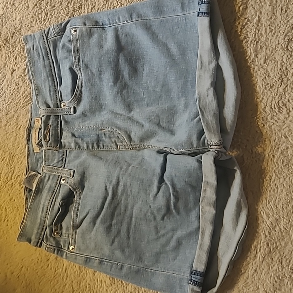 Levi mid shorts